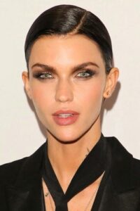 Diamond face hairstyle